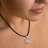 Seidenketten mit Silberverschluss