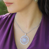 Anhänger - bright daylight