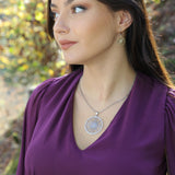 Anhänger - bright daylight